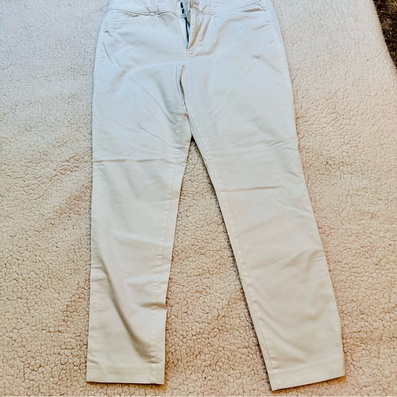 OLD NAVY High-Waisted White Pixie Skinny Ankle Pants - Picture 4 of 6